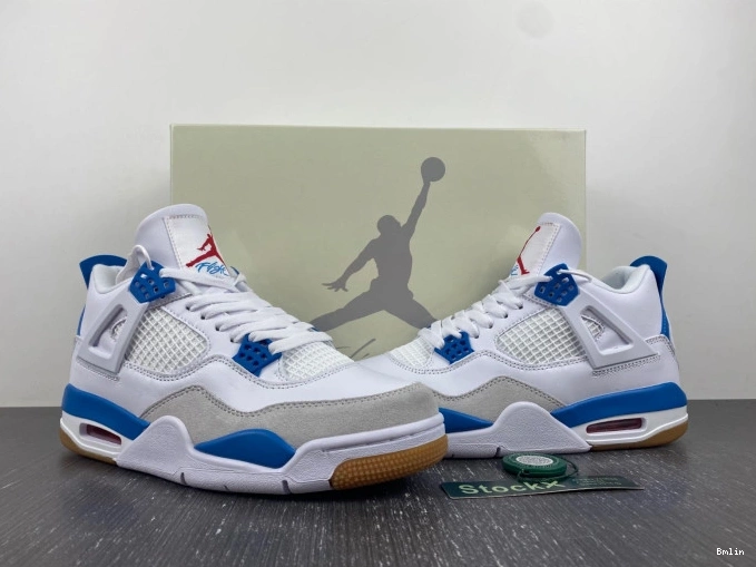 Boostmaster lin Jordan 4 Retro SB DR5415-104 0806